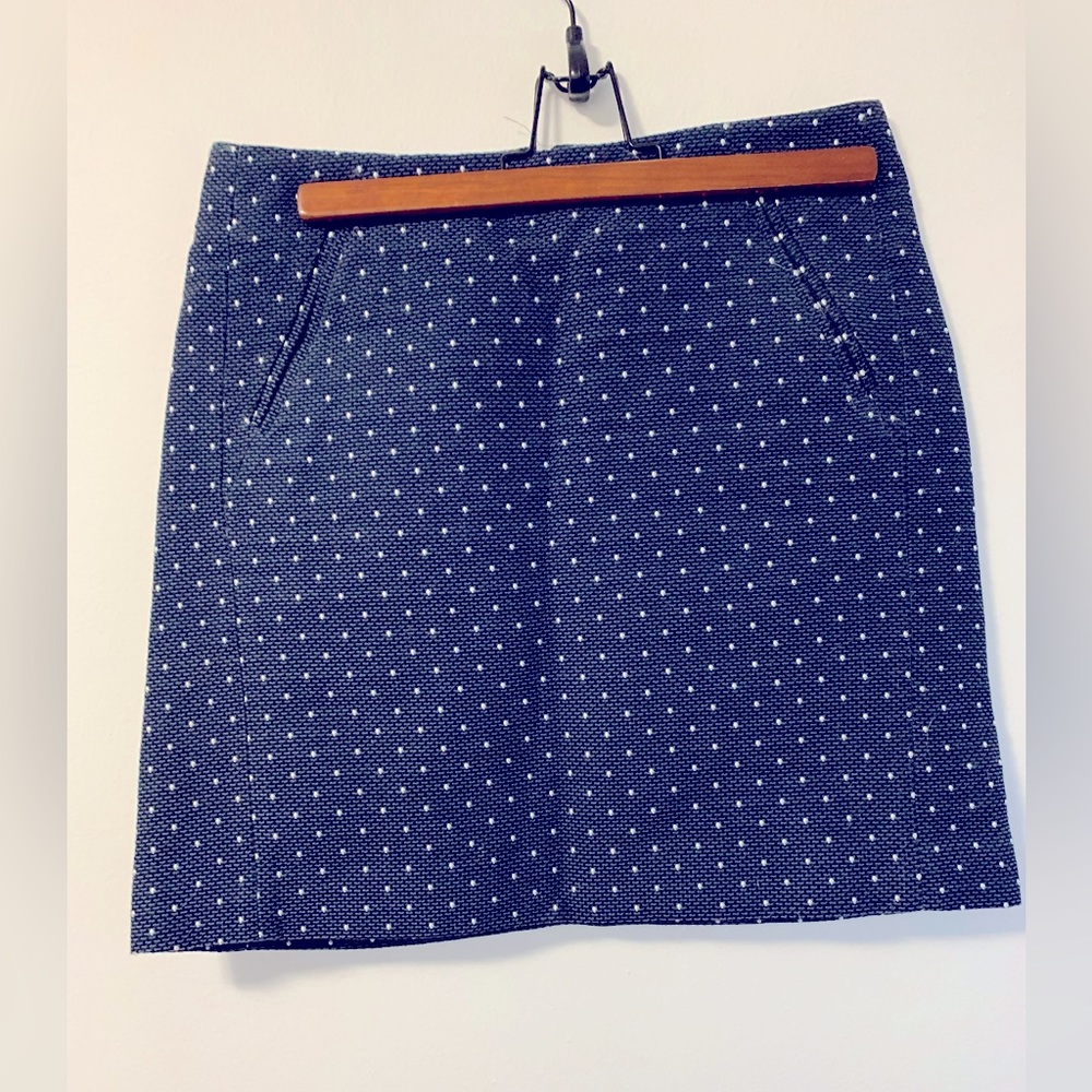 Cute navy blue Loft skirt - above knee mid thigh length.